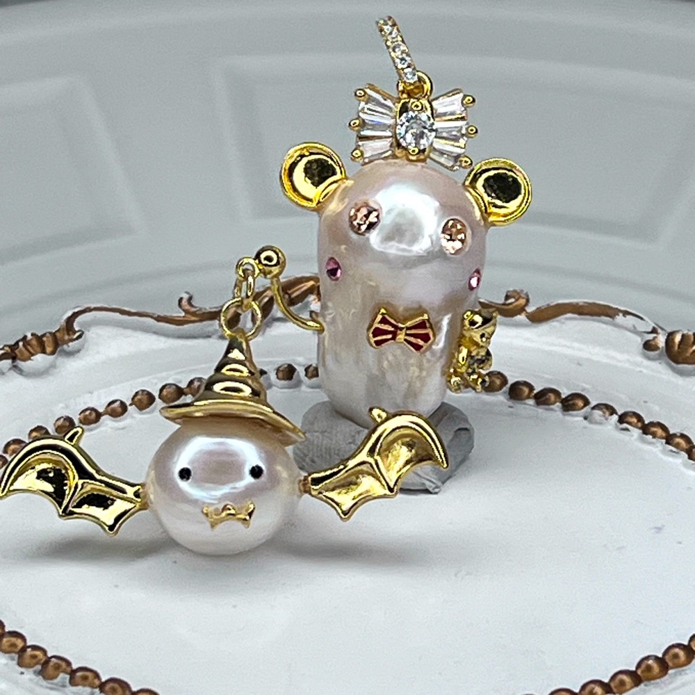 Handmade Freshwater Flameball Pearl Double Character Detachable 🐭 🦇 🐻 Pendant